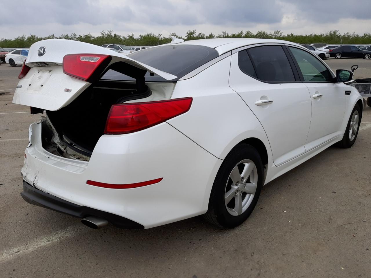 Photo 4 from auction – 2015 KIA OPTIMA LX with VIN KNAGM4A74F5663988