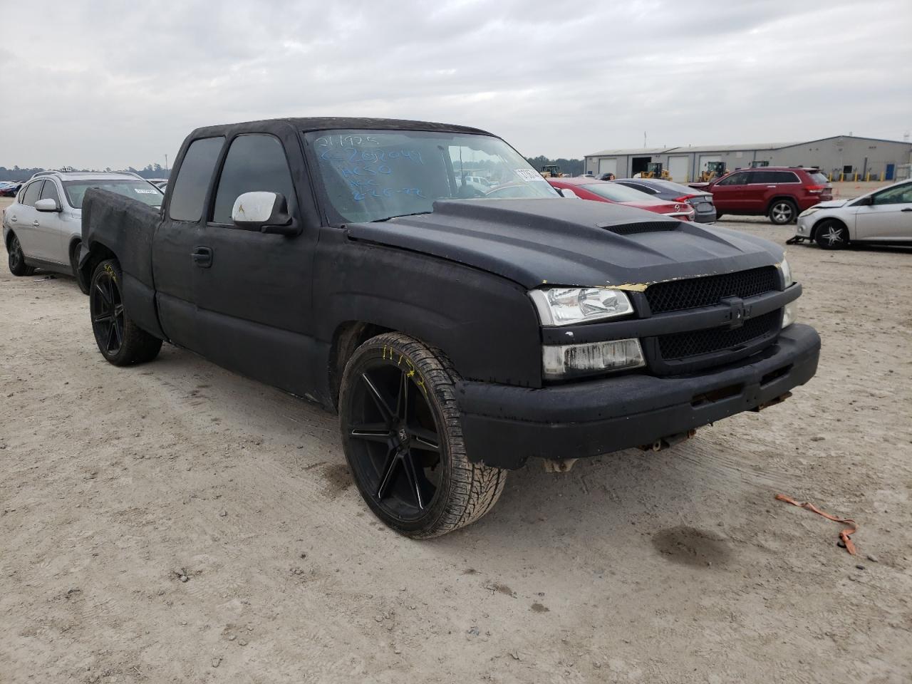 CHEVROLET SILVERADO 2003 with VIN 1GCEC19X33Z272786 - Photo from auction