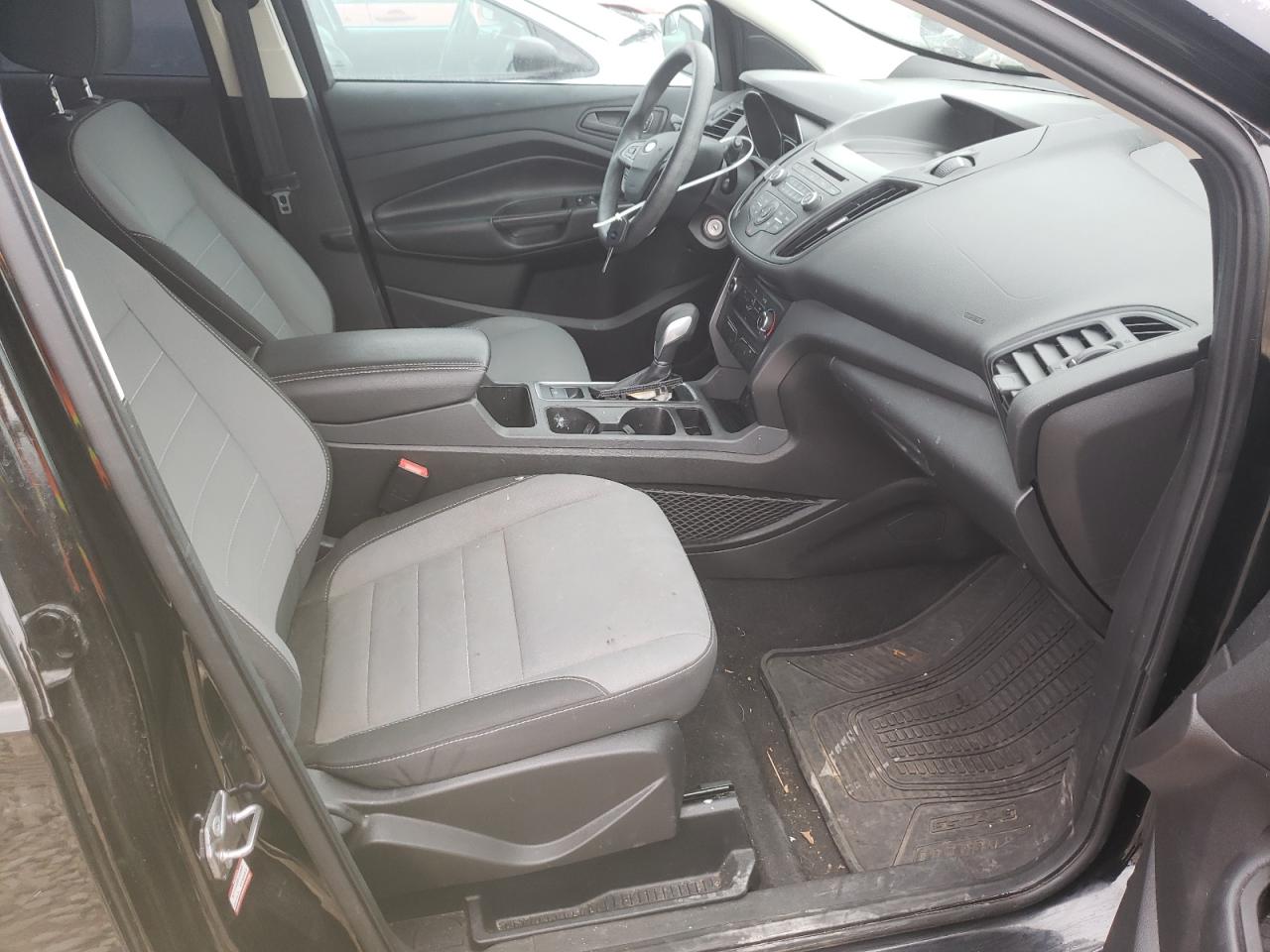 Photo 5 from auction – 2017 FORD ESCAPE S with VIN 1FMCU0F76HUD59066