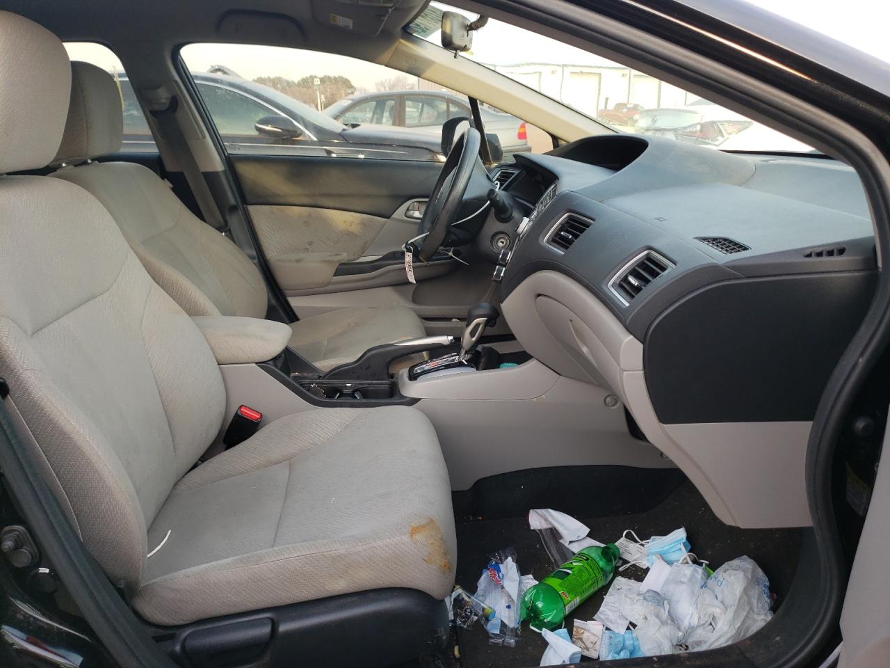 Photo 5 from auction – 2013 HONDA CIVIC LX with VIN 2HGFB2F50DH547419