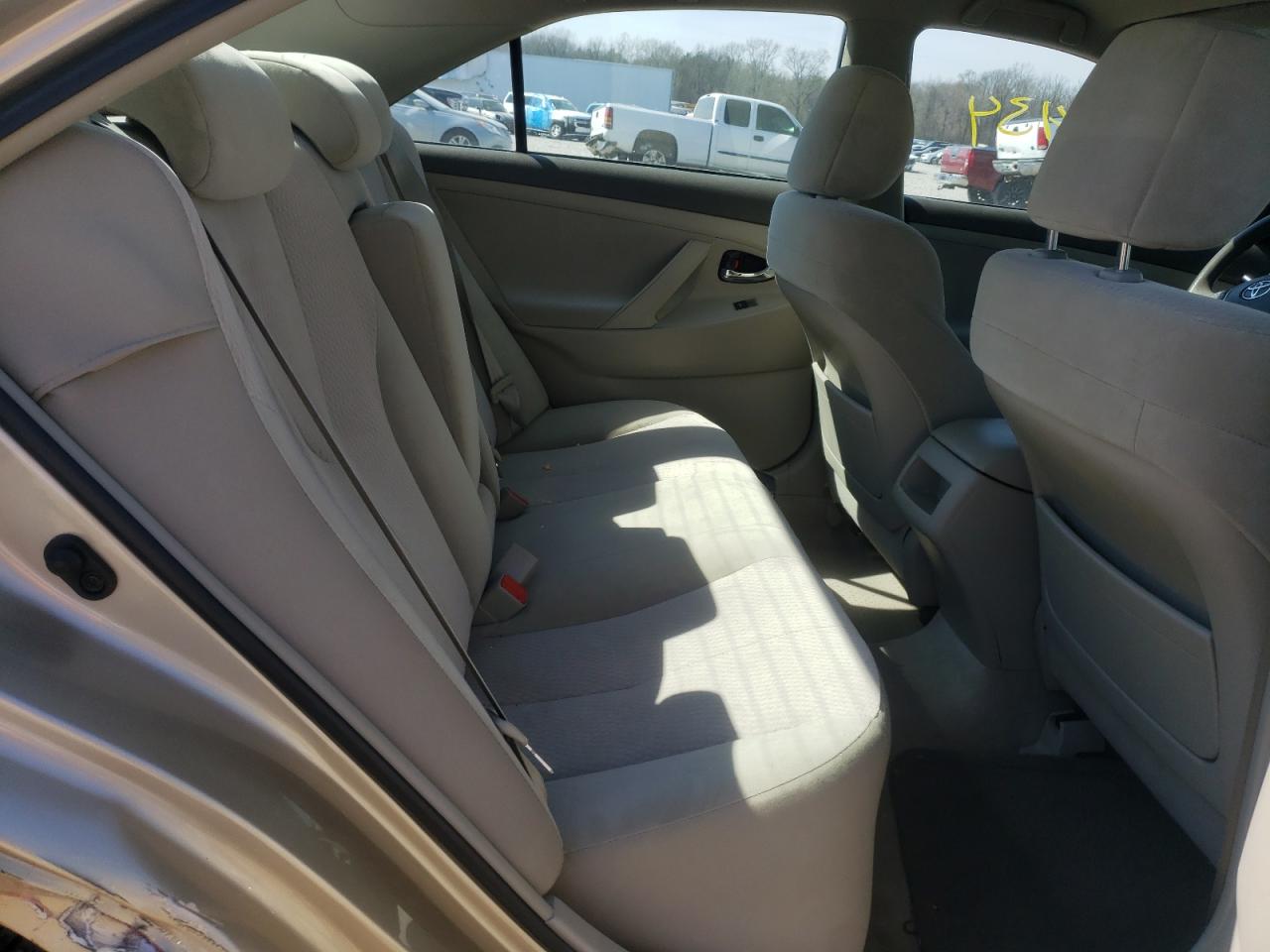 Photo 6 from auction – 2011 TOYOTA CAMRY BASE with VIN 4T1BF3EK2BU124247