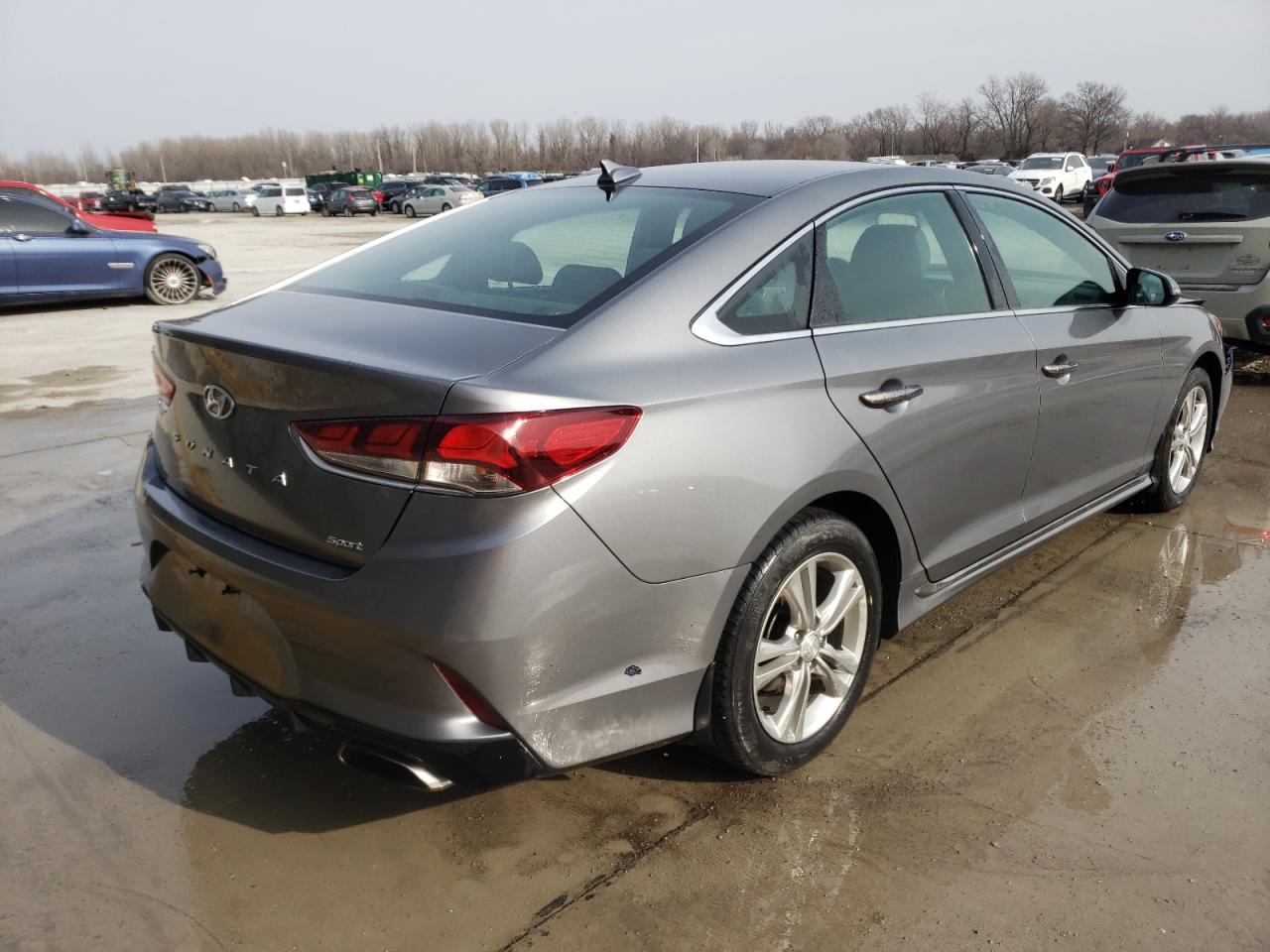 Photo 4 from auction – 2019 HYUNDAI SONATA LIM with VIN 5NPE34AF1KH790079