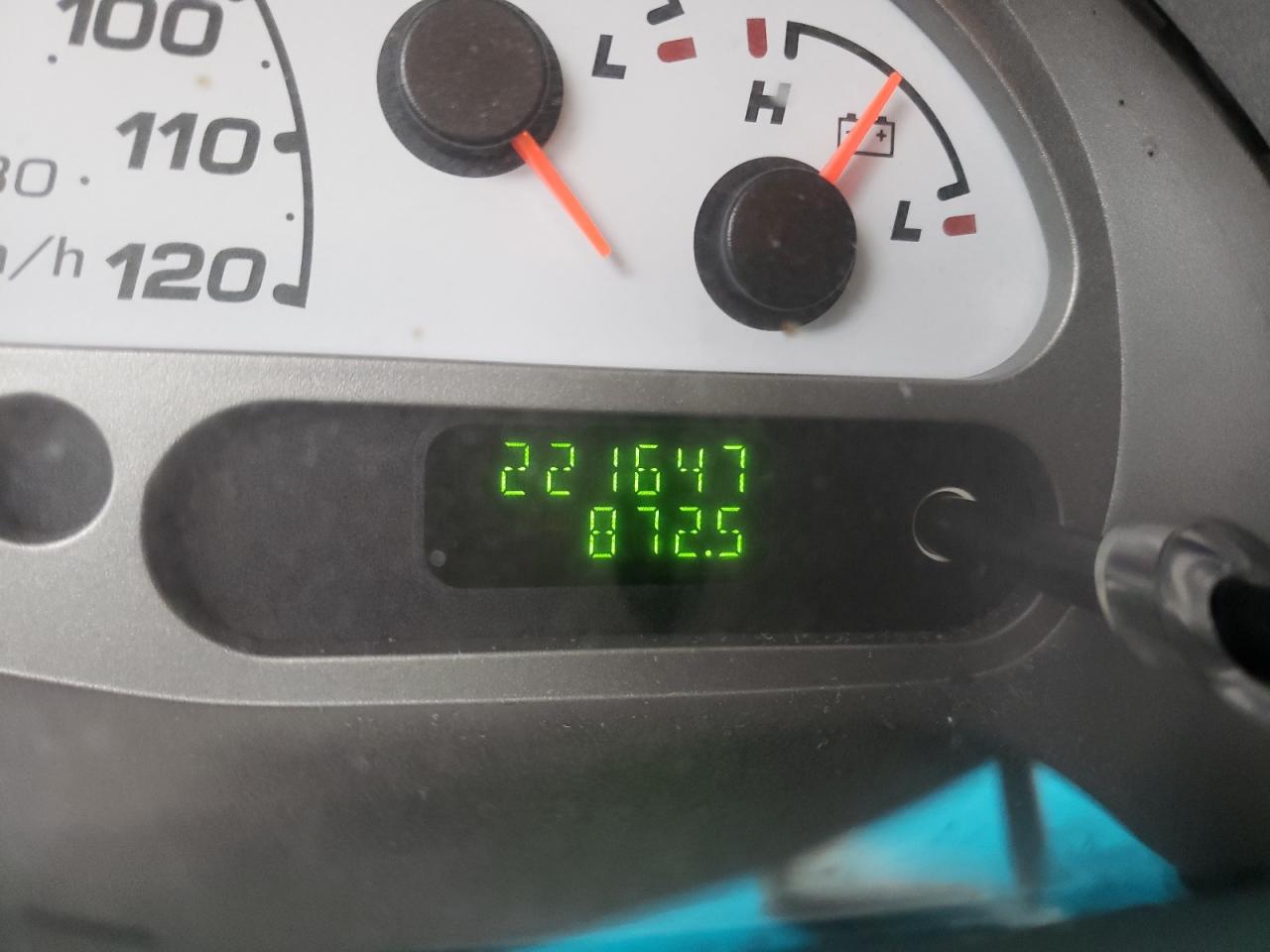 Photo 8 from auction – 2005 FORD EXPLORER S with VIN 1FMZU67K95UB81472