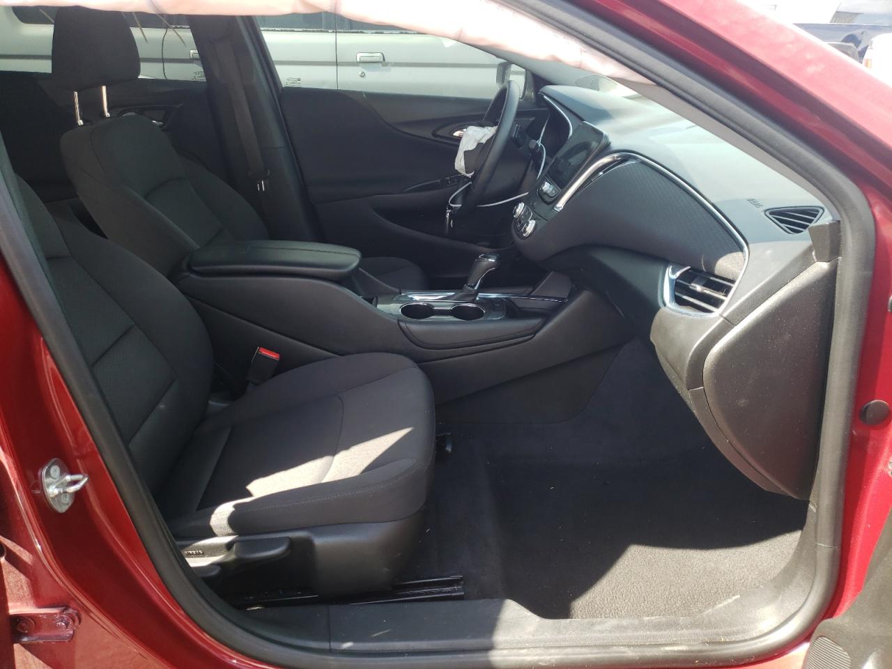 Photo 5 from auction – 2018 CHEVROLET MALIBU LT with VIN 1G1ZD5ST1JF215460