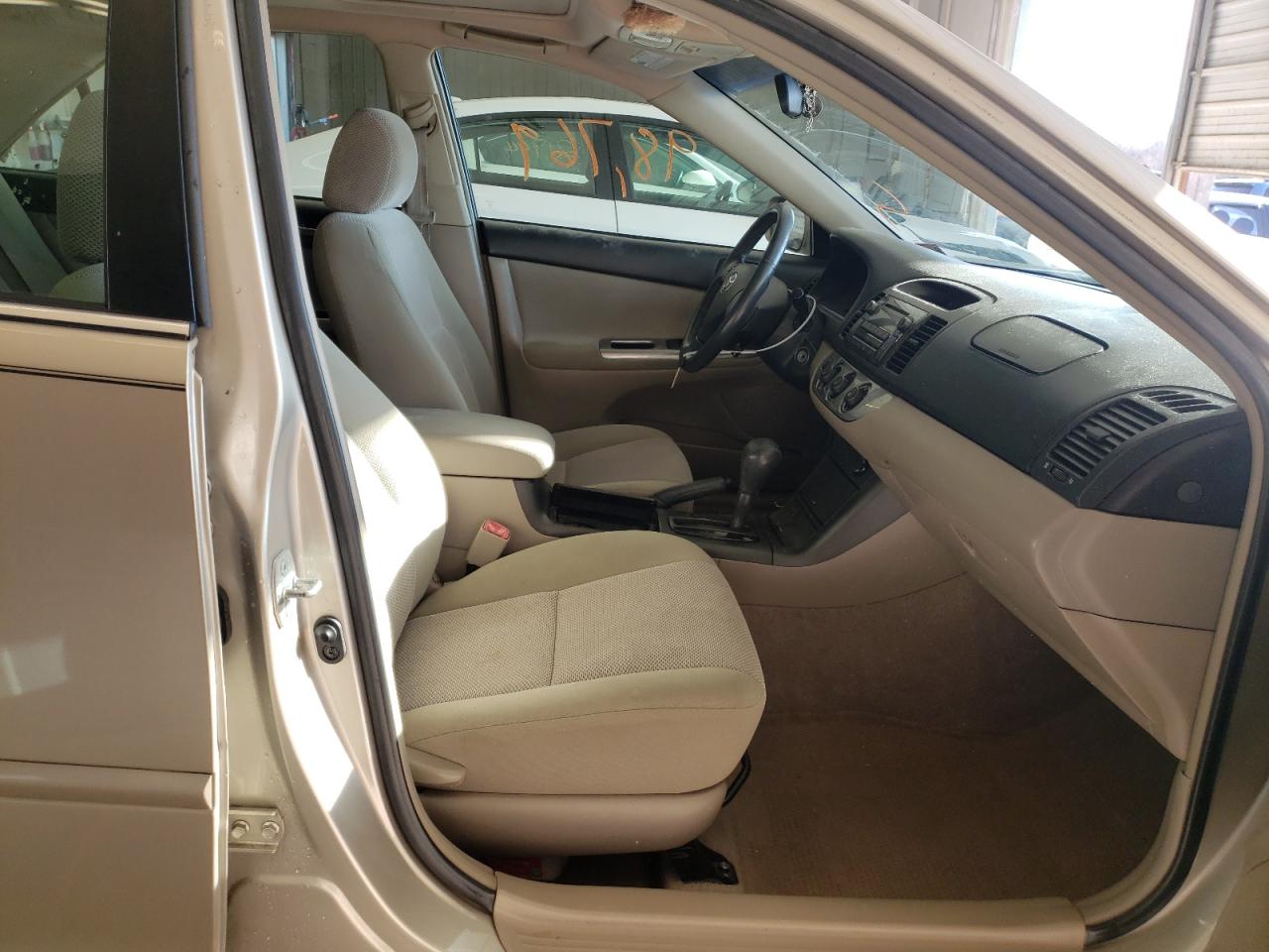 Photo 5 from auction – 2005 TOYOTA CAMRY LE with VIN 4T1BE32K95U093543