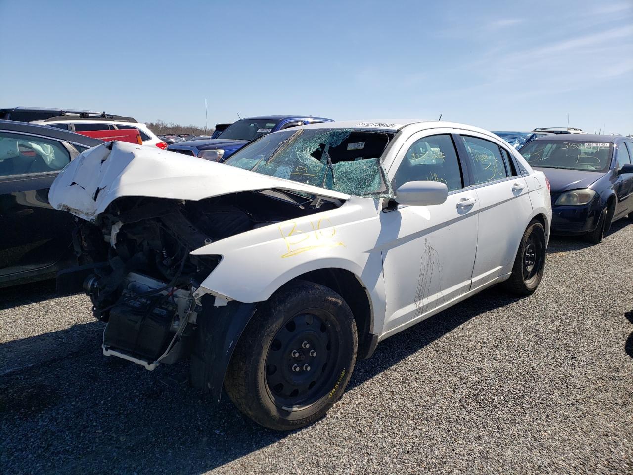 Foto 2 de la subasta – 2014 CHRYSLER 200 LX con VIN 1C3CCBABXEN124369