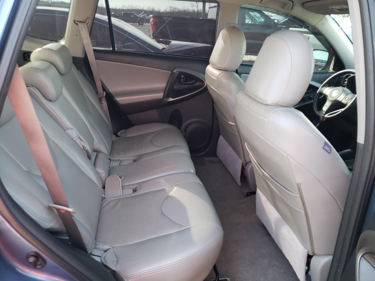 Photo 6 from auction – 2011 TOYOTA RAV4 with VIN JTMZF4DVXB5034794