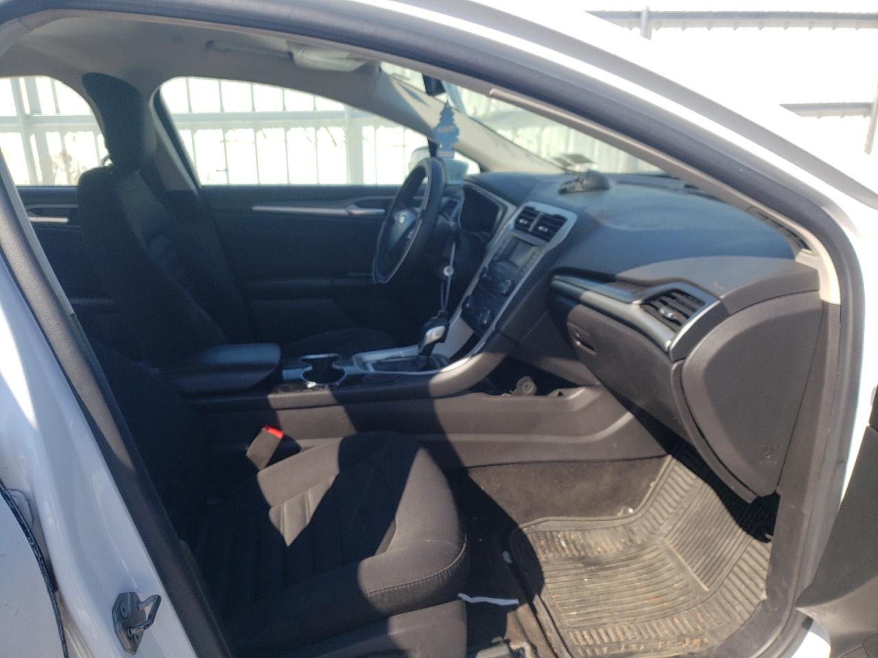 Photo 5 from auction – 2014 FORD FUSION SE with VIN 3FA6P0LU2ER367869