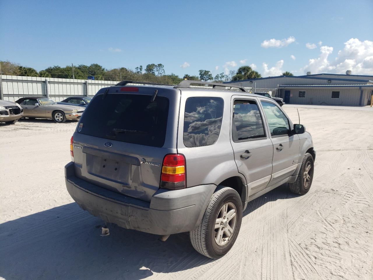 Photo 4 from auction – 2007 FORD ESCAPE HEV with VIN 1FMCU49H77KB53373