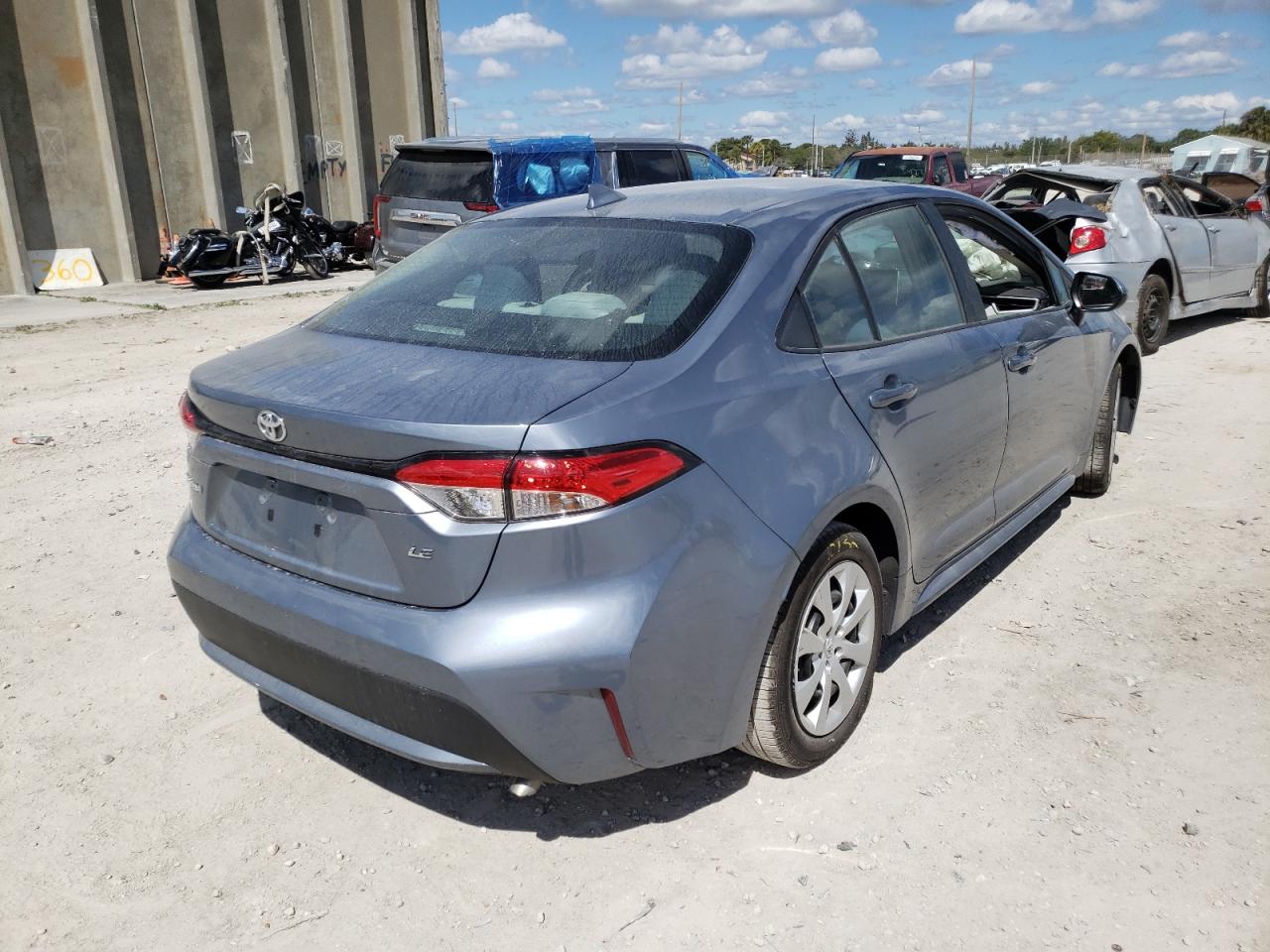 Photo 4 from auction – 2020 TOYOTA COROLLA LE with VIN 5YFEPRAE5LP108107