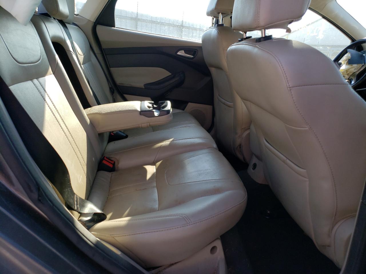 Photo 6 from auction – 2012 FORD FOCUS SEL with VIN 1FAHP3H28CL454009