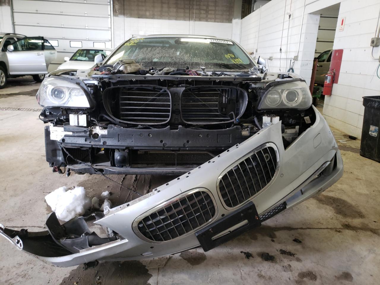Photo 9 from auction – 2009 BMW 750 LI with VIN WBAKB83509CY57744