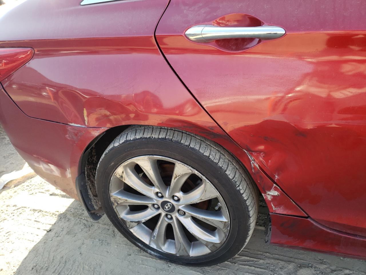 Photo 9 from auction – 2012 HYUNDAI SONATA SE with VIN 5NPEC4AC4CH482718