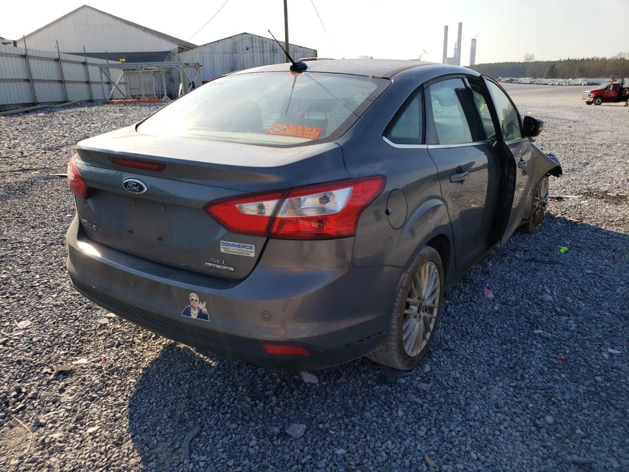 Foto 4 de la subasta – 2012 FORD FOCUS SEL con VIN 1FAHP3H28CL454009