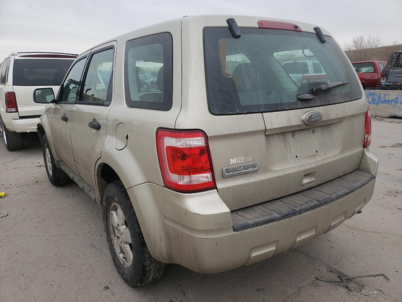 Photo 3 from auction – 2011 FORD ESCAPE XLS with VIN 1FMCU0C78BKC47831