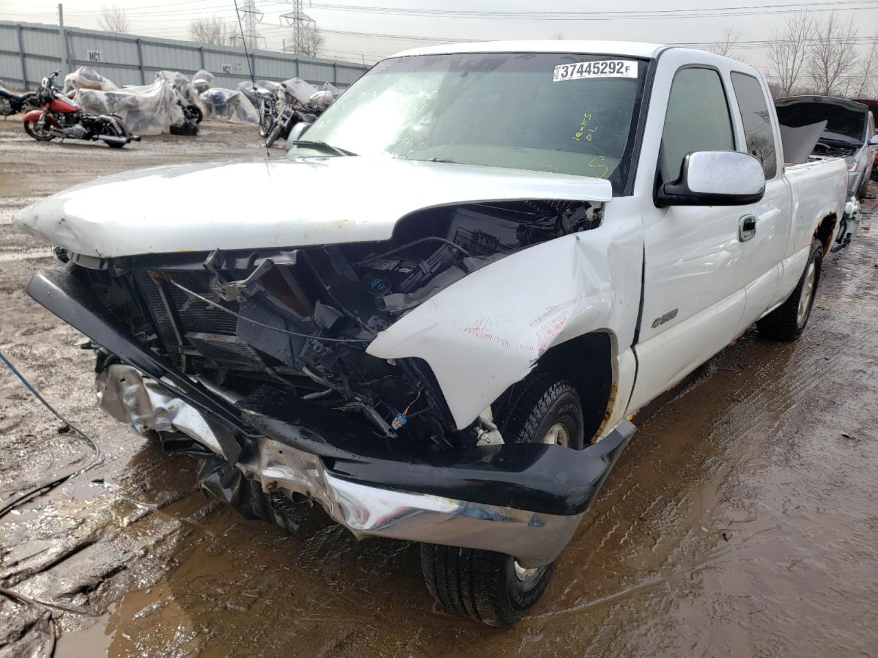 Photo 2 from auction – 2001 CHEVROLET SILVERADO with VIN 2GCEC19T011298894