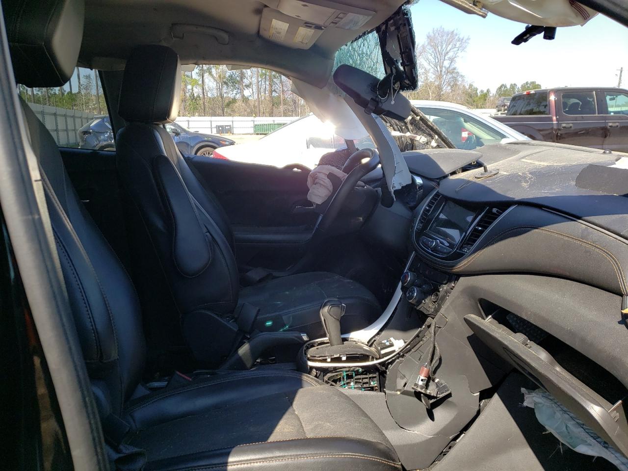 Photo 5 from auction – 2019 CHEVROLET TRAX 1LT with VIN KL7CJPSB6KB872043