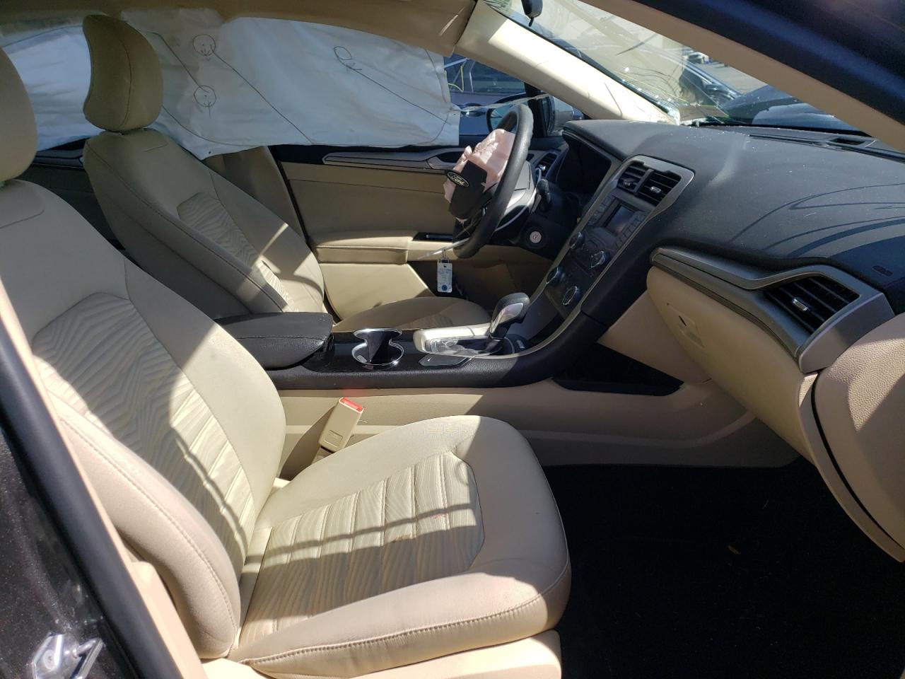 Photo 5 from auction – 2016 FORD FUSION SE with VIN 3FA6P0H78GR367624