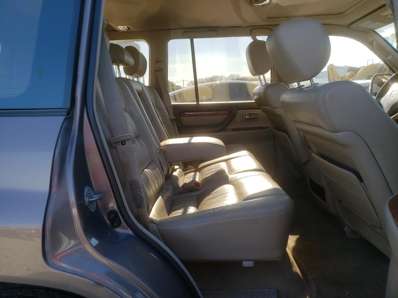 Photo 6 from auction – 2000 LEXUS LX 470 with VIN JT6HT00W5Y0118241