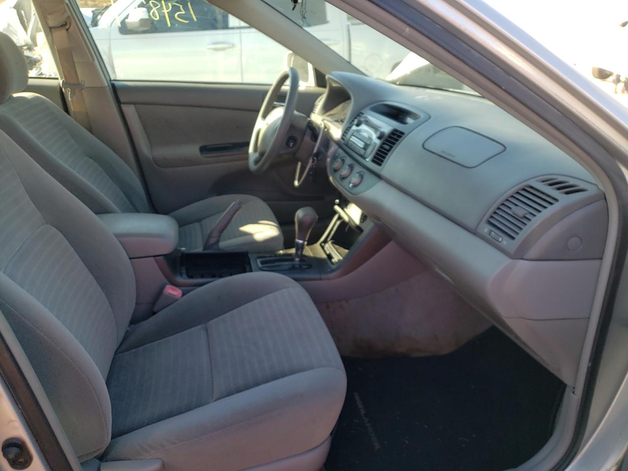 Photo 5 from auction – 2005 TOYOTA CAMRY LE with VIN 4T1BE32K05U554841