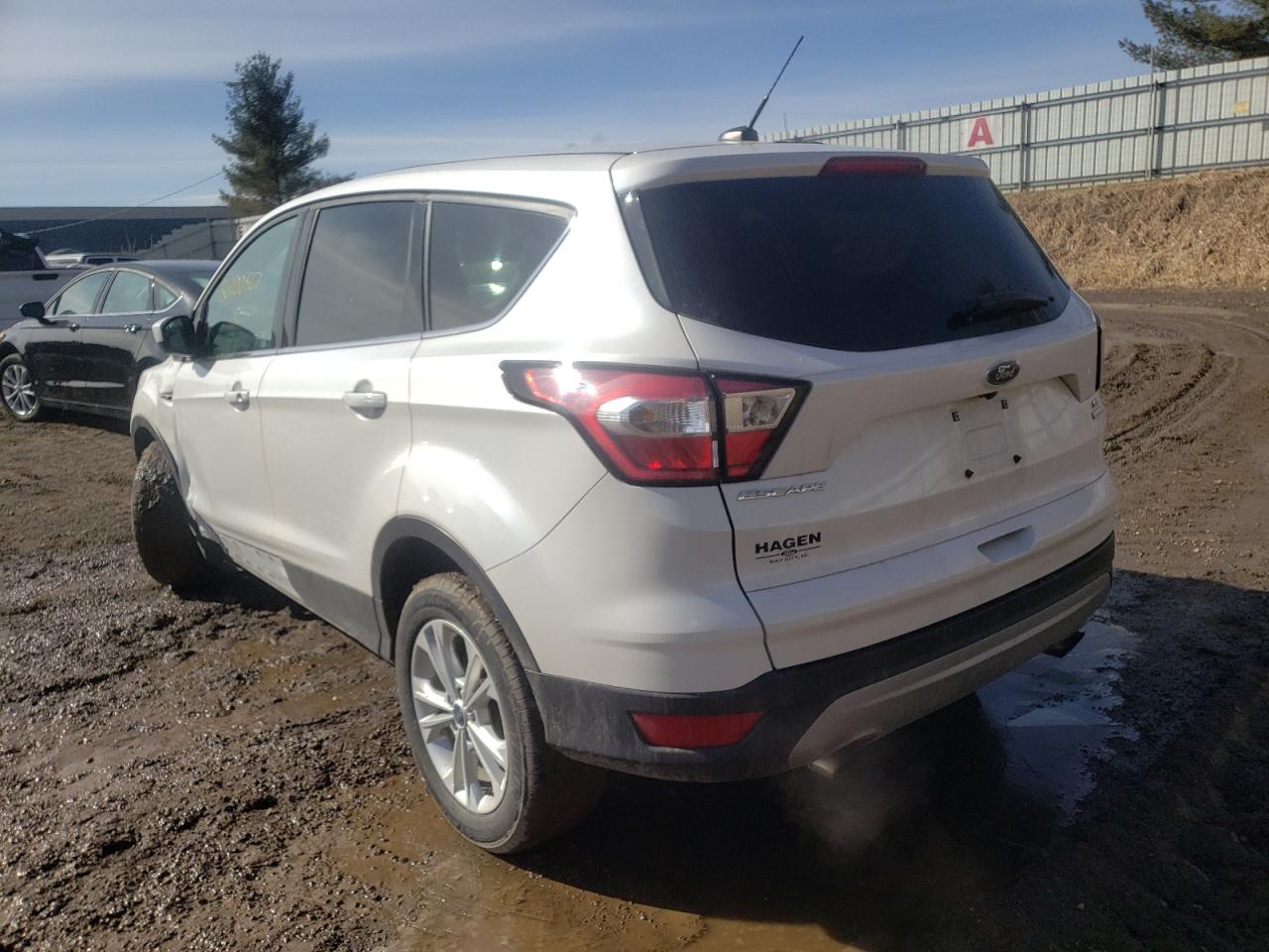 Photo 3 from auction – 2017 FORD ESCAPE SE with VIN 1FMCU0GD7HUD93005