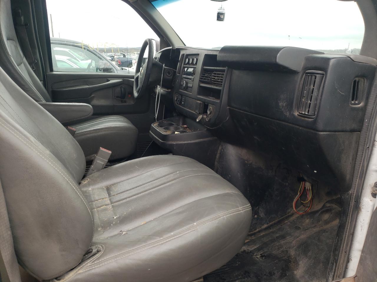 Photo 5 from auction – 2015 CHEVROLET EXPRESS G2 with VIN 1GCWGGCF4F1143423