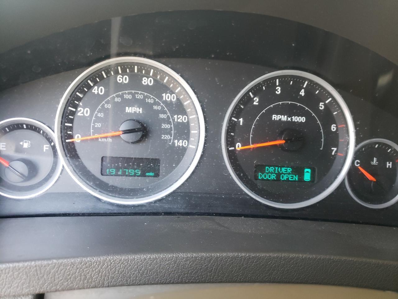 Photo 8 from auction – 2005 JEEP GRAND CHER with VIN 1J4HR58275C550940