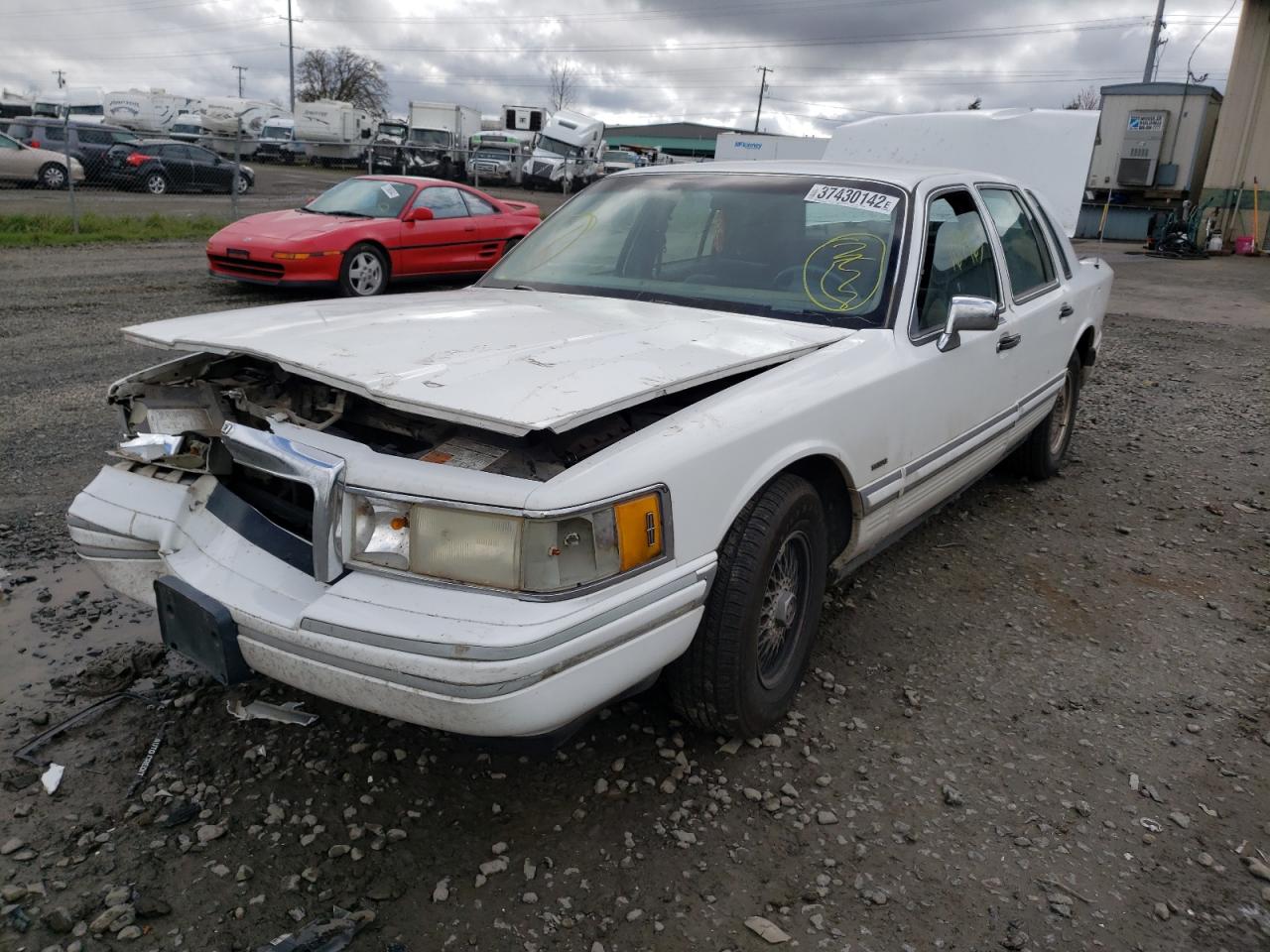 Photo 2 from auction – 1993 LINCOLN TOWN CAR E with VIN 1LNLM81W5PY695117