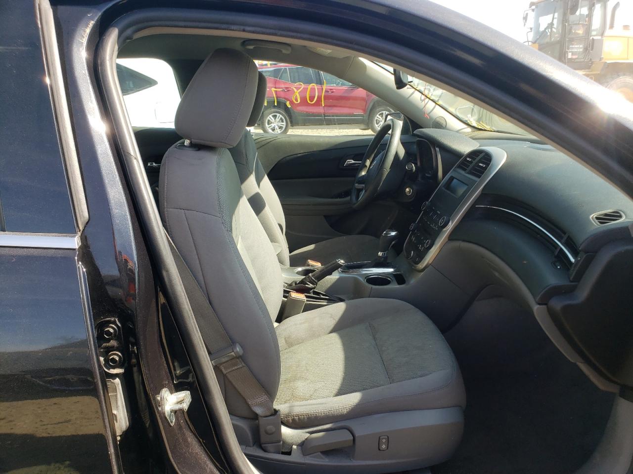 Photo 5 from auction – 2015 CHEVROLET MALIBU LS with VIN 1G11B5SL8FF222223