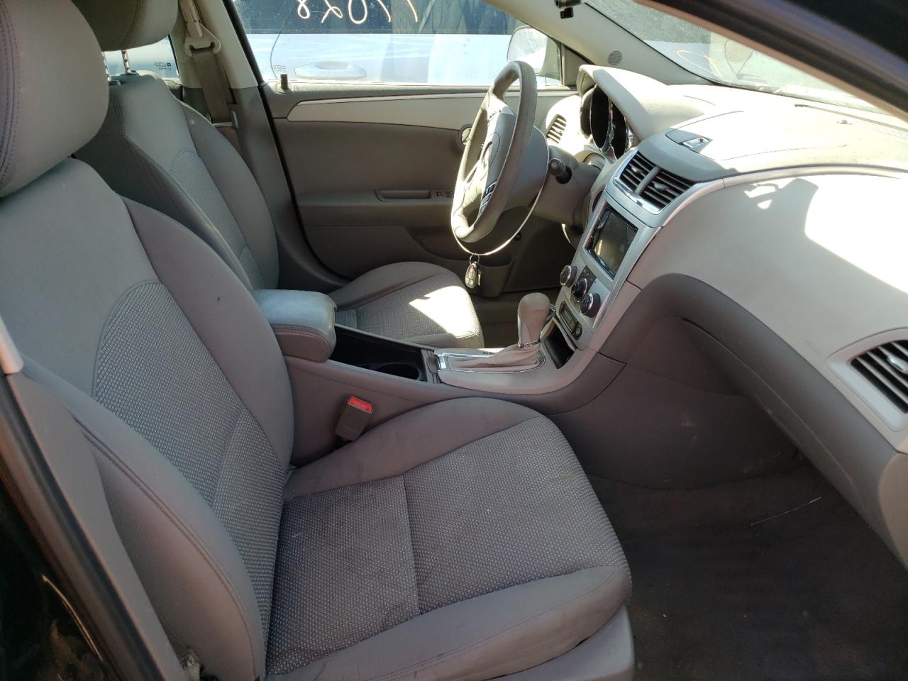 Photo 5 from auction – 2011 CHEVROLET MALIBU LS with VIN 1G1ZB5E17BF147554