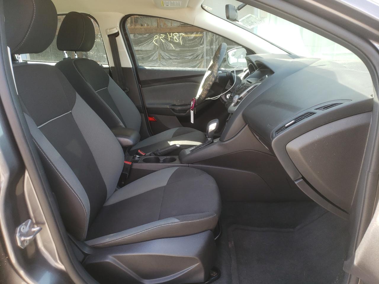 Photo 5 from auction – 2014 FORD FOCUS SE with VIN 1FADP3K20EL203530