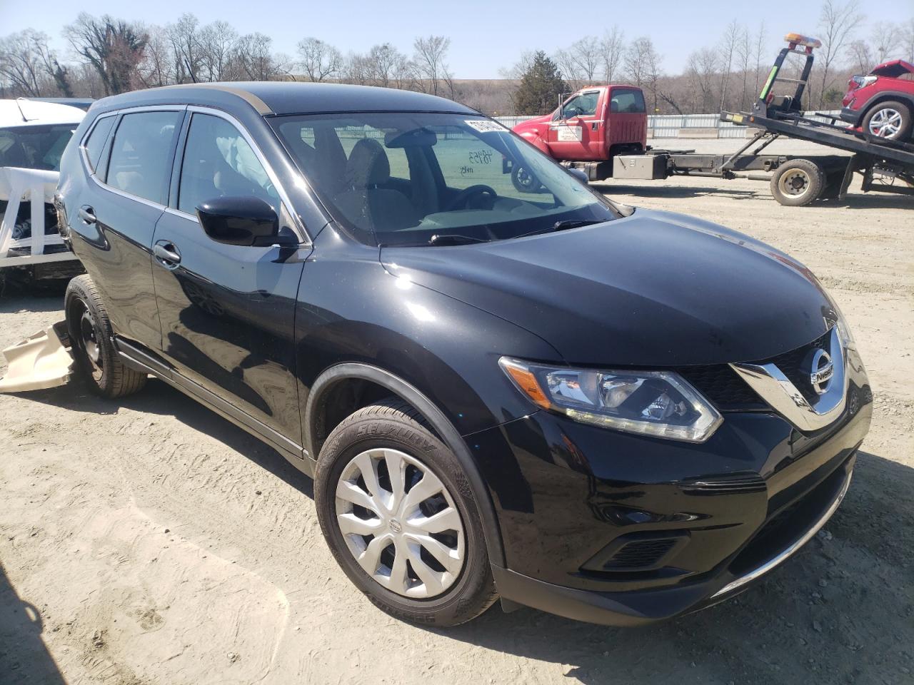 NISSAN ROGUE S 2016 with VIN JN8AT2MT3GW017043 - Photo from auction
