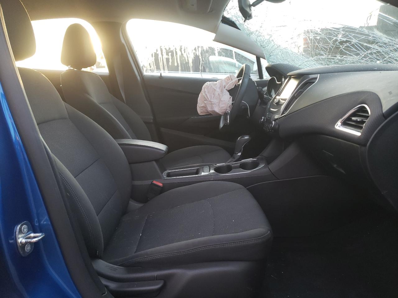 Photo 5 from auction – 2017 CHEVROLET CRUZE LT with VIN 3G1BE5SM3HS522030