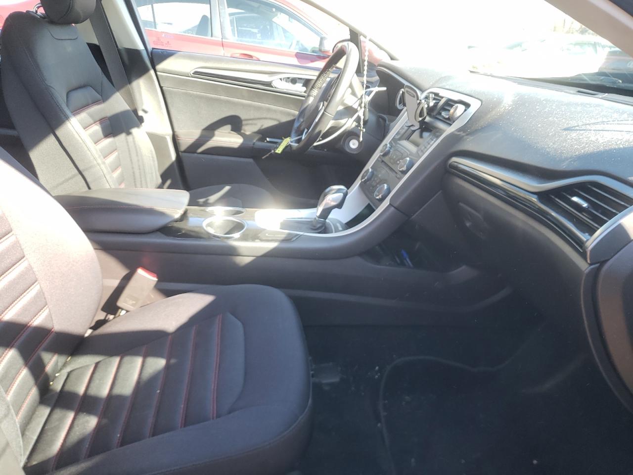 Photo 5 from auction – 2013 FORD FUSION SE with VIN 3FA6P0HR3DR100887