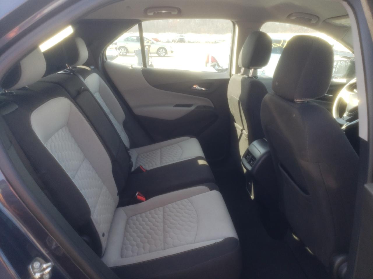Photo 6 from auction – 2018 CHEVROLET EQUINOX with VIN 3GNAXHEV8JL122555