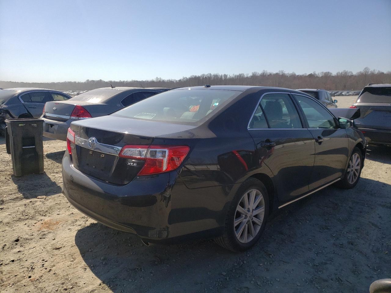 Photo 4 from auction – 2012 TOYOTA CAMRY SE with VIN 4T1BK1FK3CU016879