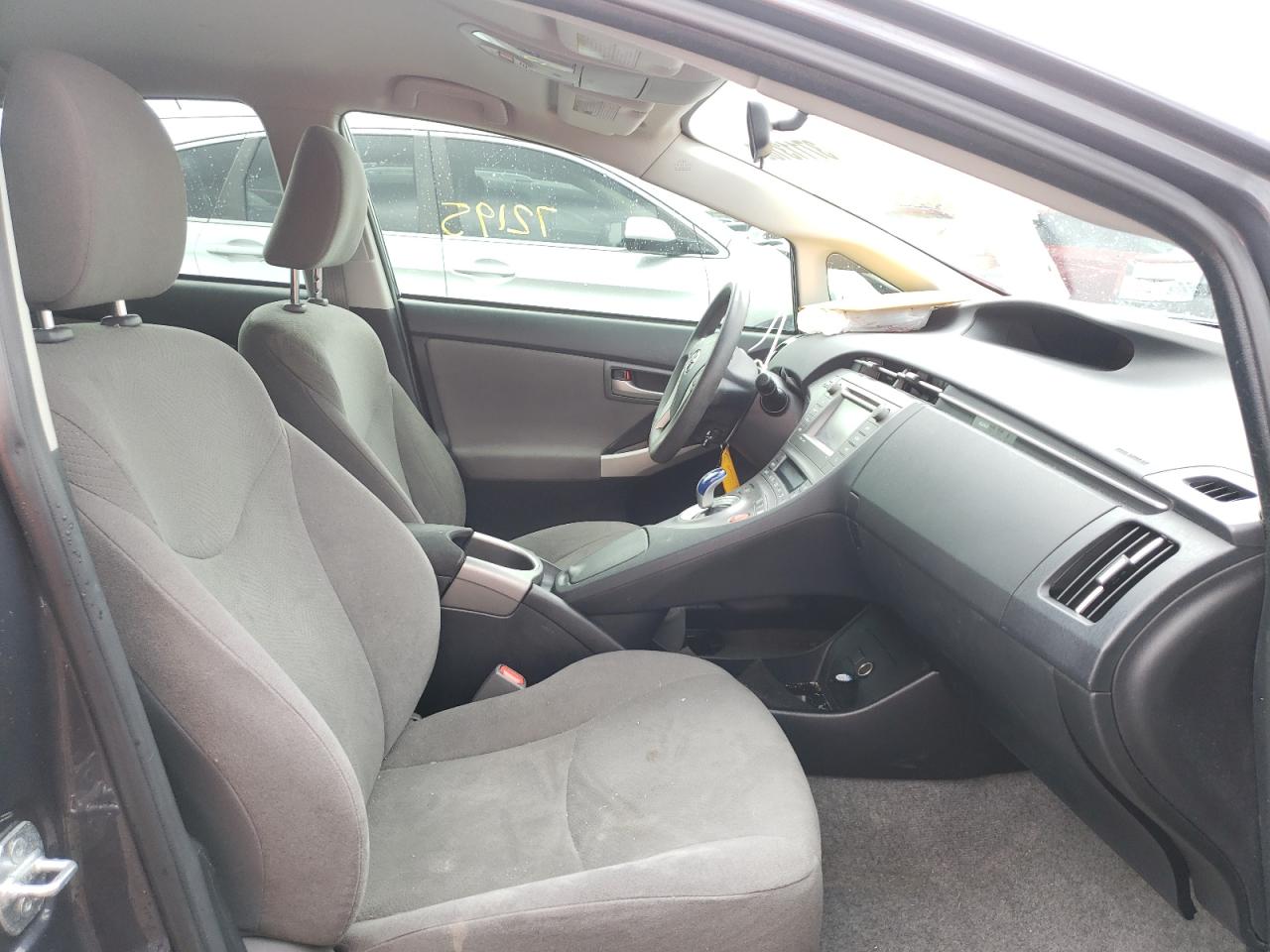 Photo 5 from auction – 2015 TOYOTA PRIUS with VIN JTDKN3DUXF0426327