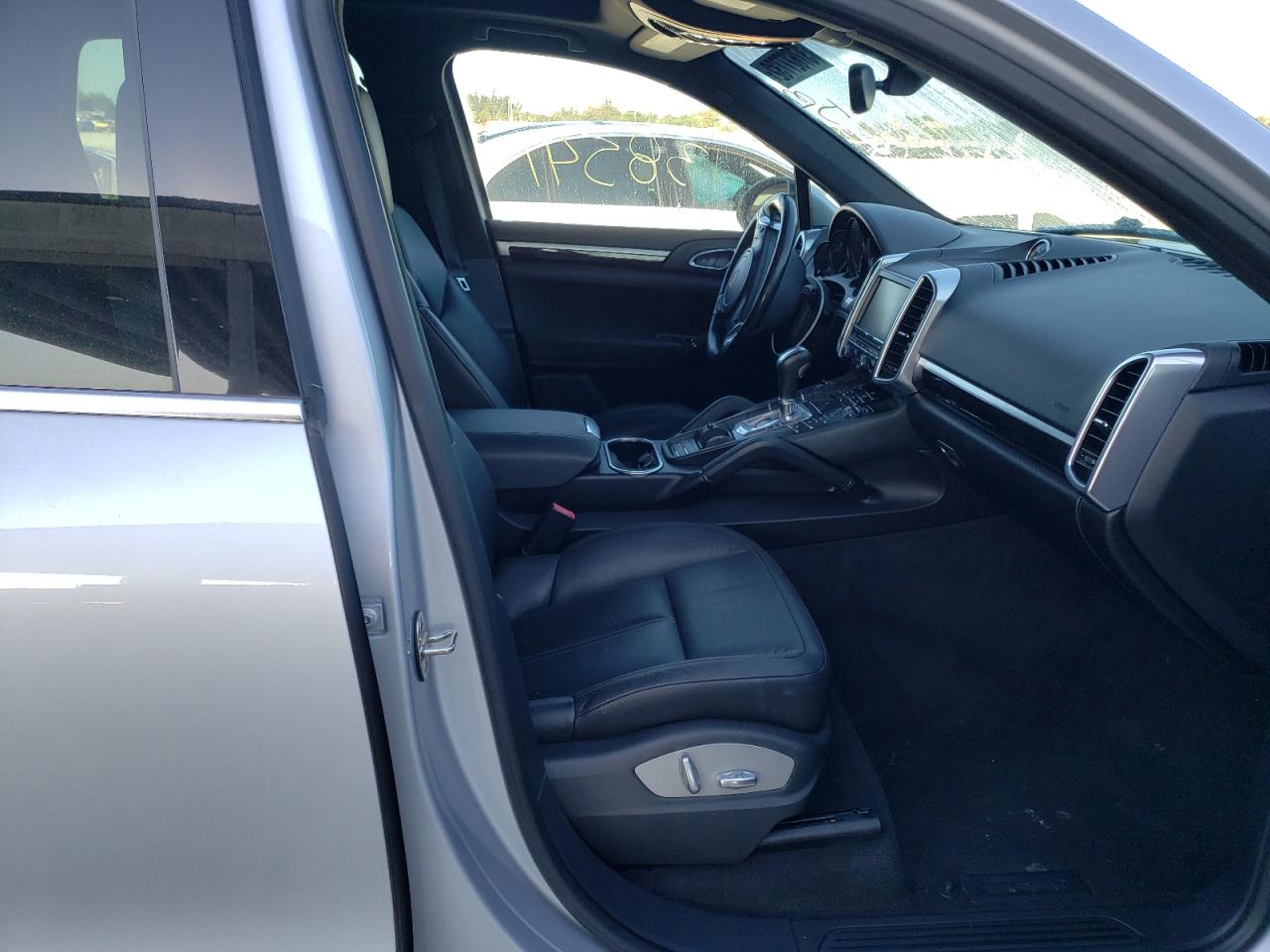 Photo 5 from auction – 2014 PORSCHE CAYENNE with VIN WP1AF2A28ELA36831