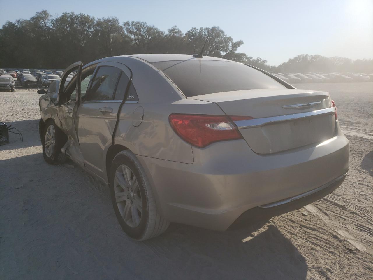 Photo 3 from auction – 2013 CHRYSLER 200 TOURIN with VIN 1C3CCBBB1DN695665