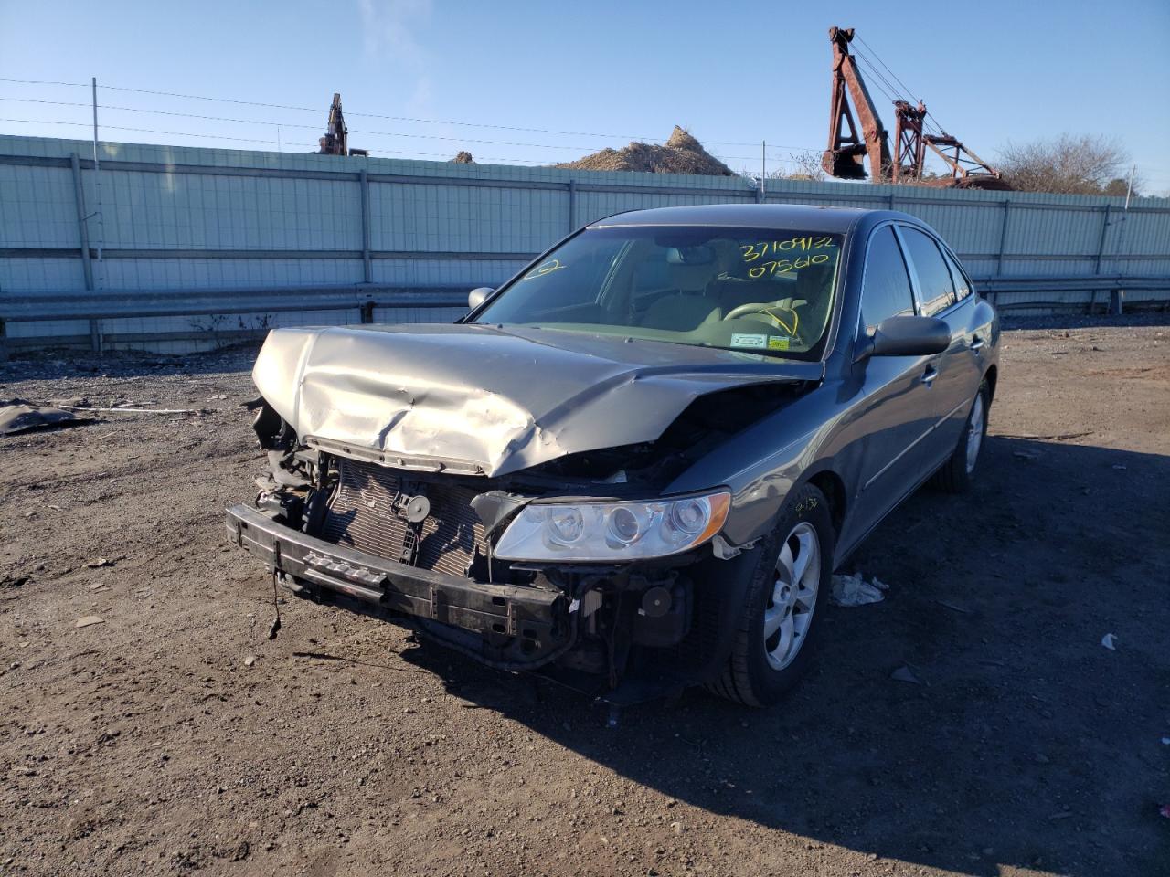 Photo 2 from auction – 2006 HYUNDAI AZERA SE with VIN KMHFC46F06A075610