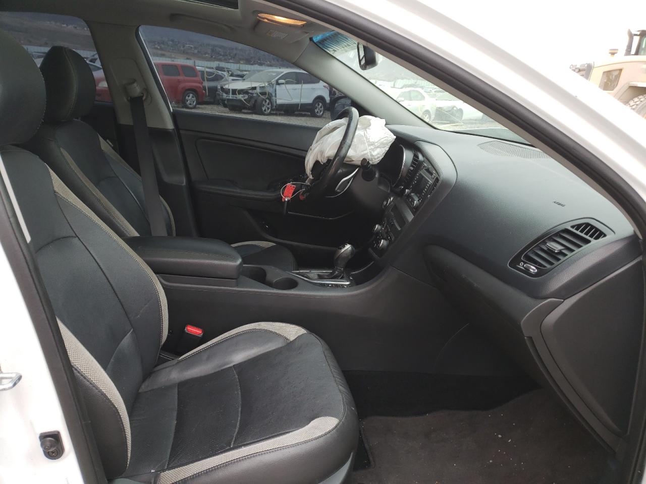 Photo 5 from auction – 2012 KIA OPTIMA SX with VIN 5XXGR4A68CG057399