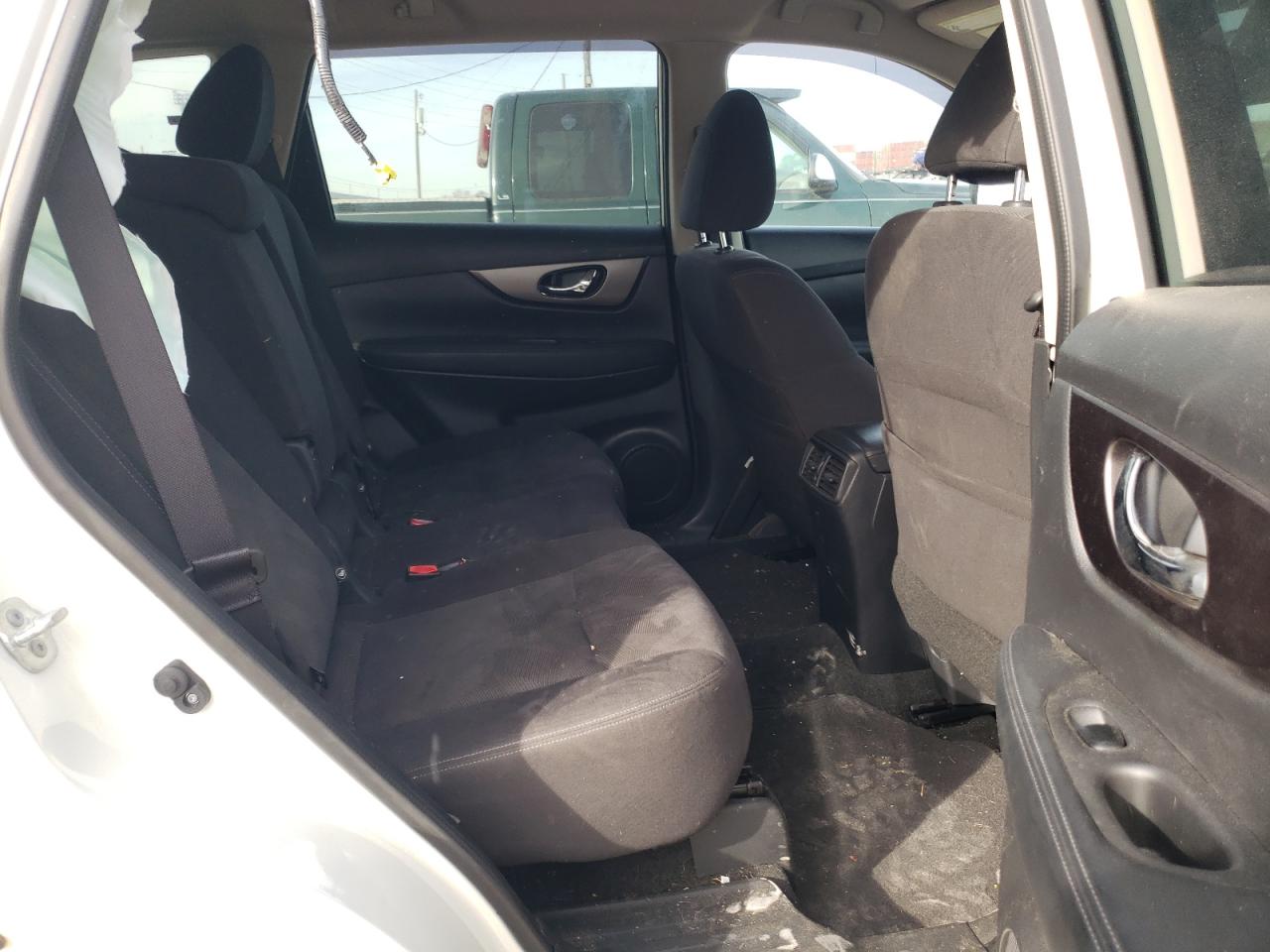 Photo 6 from auction – 2016 NISSAN ROGUE S with VIN KNMAT2MV9GP720346