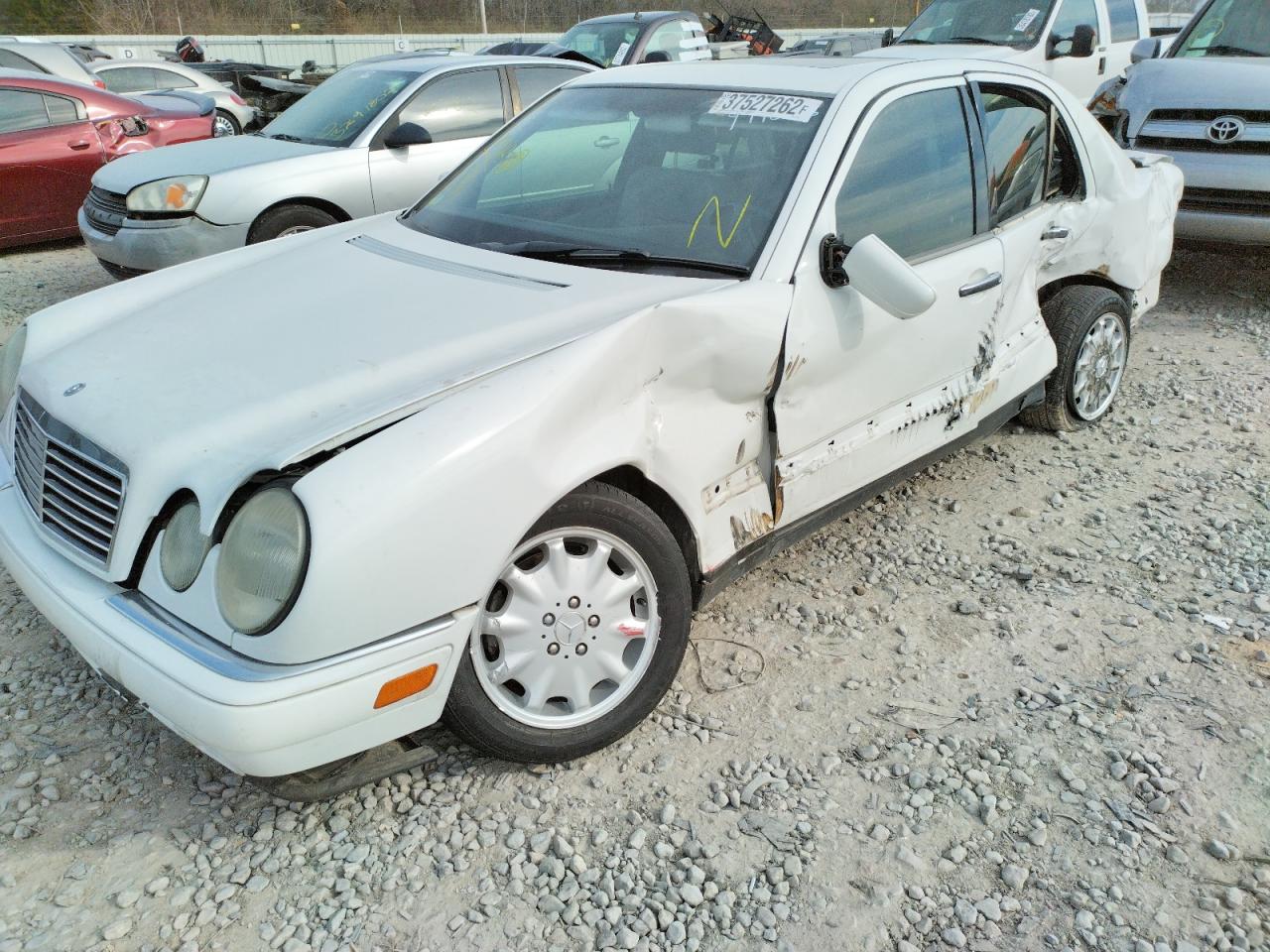 Photo 9 from auction – 1998 MERCEDES-BENZ E 320 with VIN WDBJF65FXWA477006