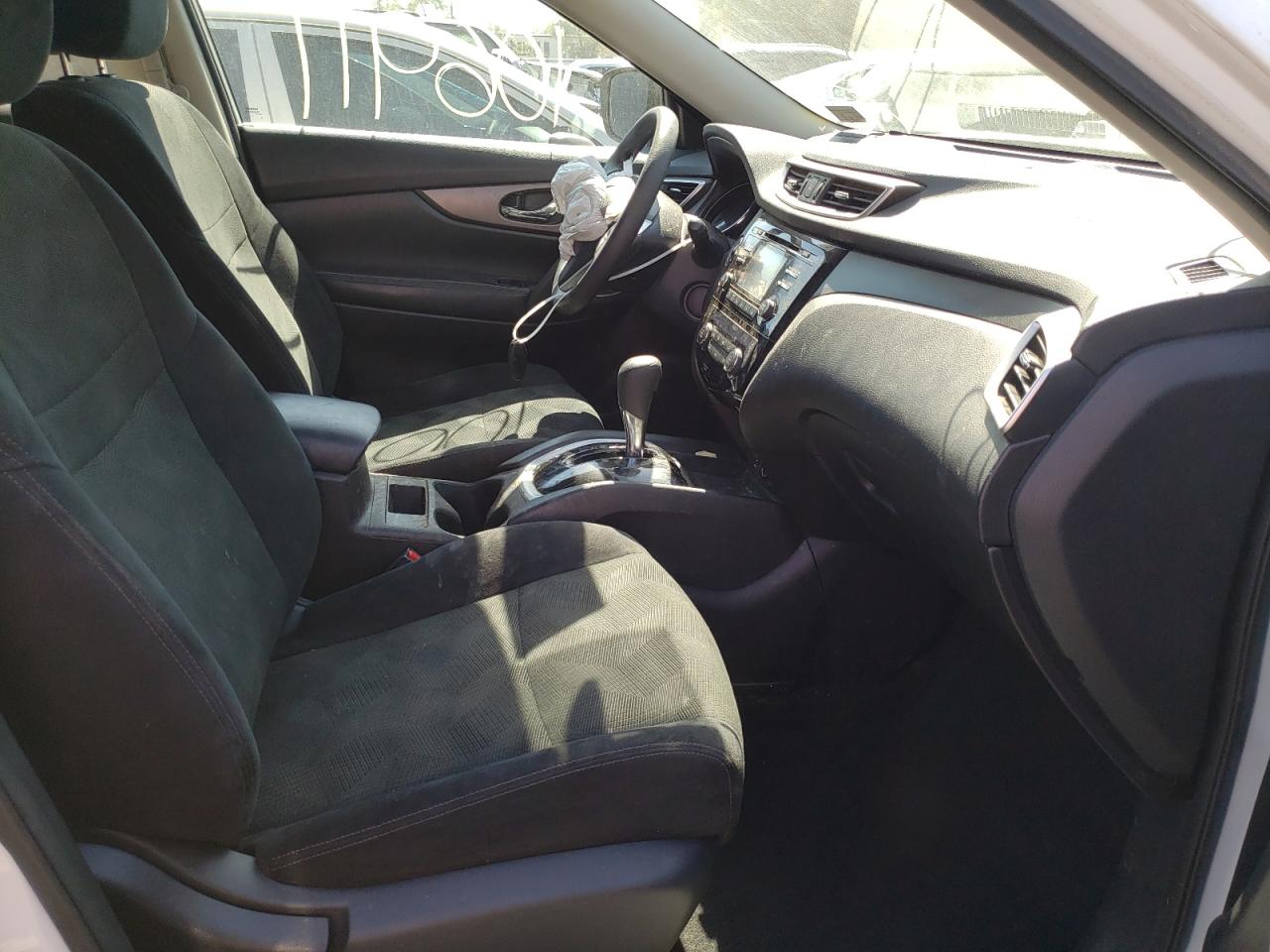 Photo 5 from auction – 2015 NISSAN ROGUE S with VIN 5N1AT2MV6FC917055