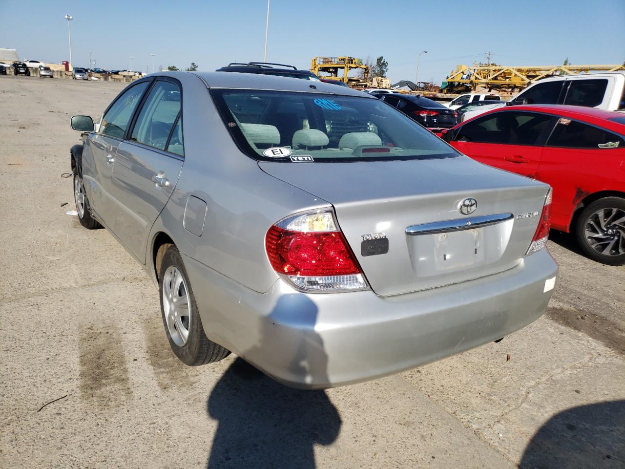 Photo 3 from auction – 2005 TOYOTA CAMRY LE with VIN 4T1BE32K05U554841