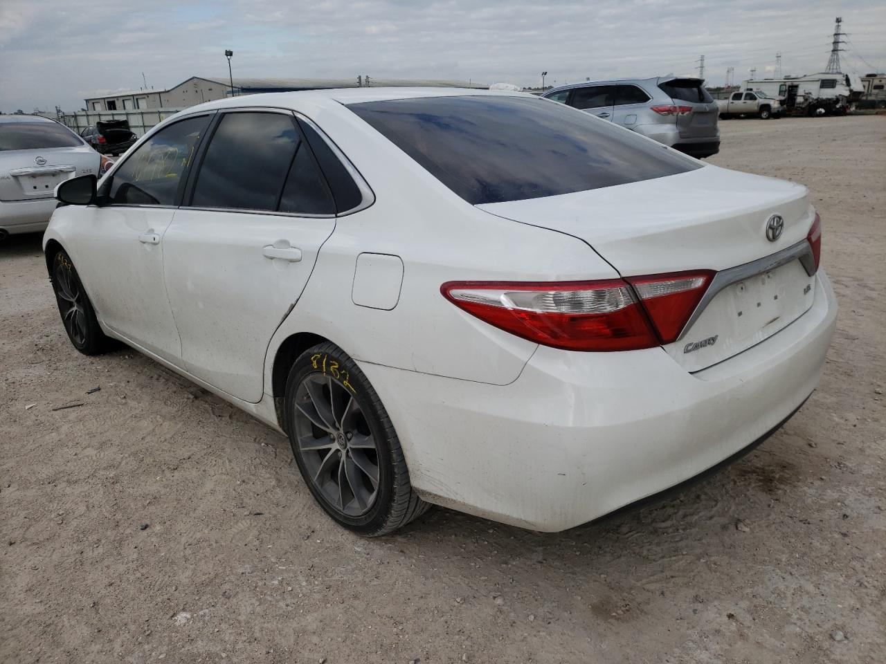 Photo 3 from auction – 2015 TOYOTA CAMRY with VIN 4T1BF1FK1FU923428