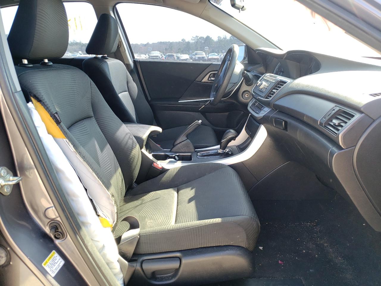 Photo 5 from auction – 2015 HONDA ACCORD LX with VIN 1HGCR2F32FA137929