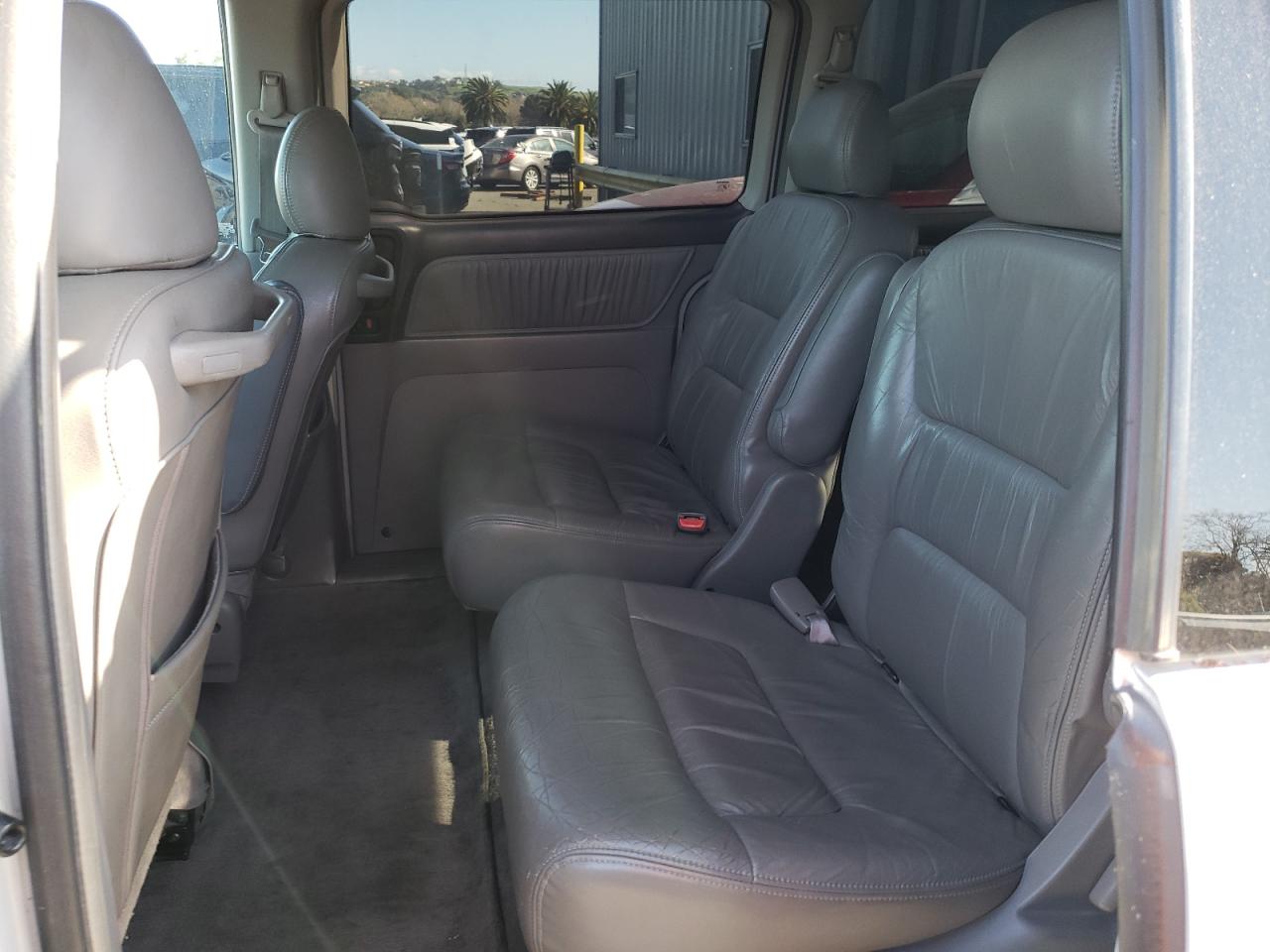 Photo 6 from auction – 2002 HONDA ODYSSEY EX with VIN 5FNRL18762B025947