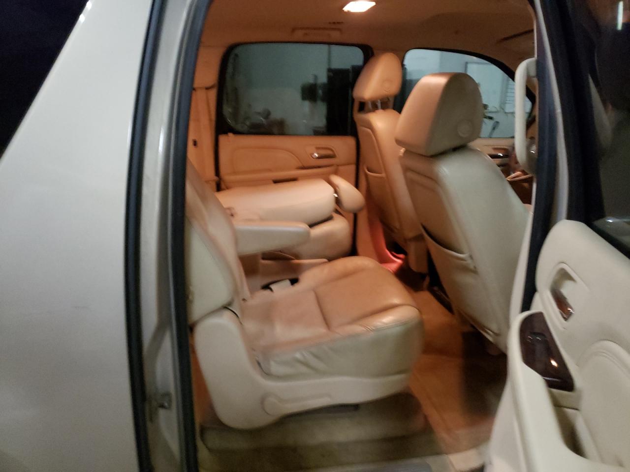Photo 6 from auction – 2007 CADILLAC ESCALADE E with VIN 1GYFK66877R322199