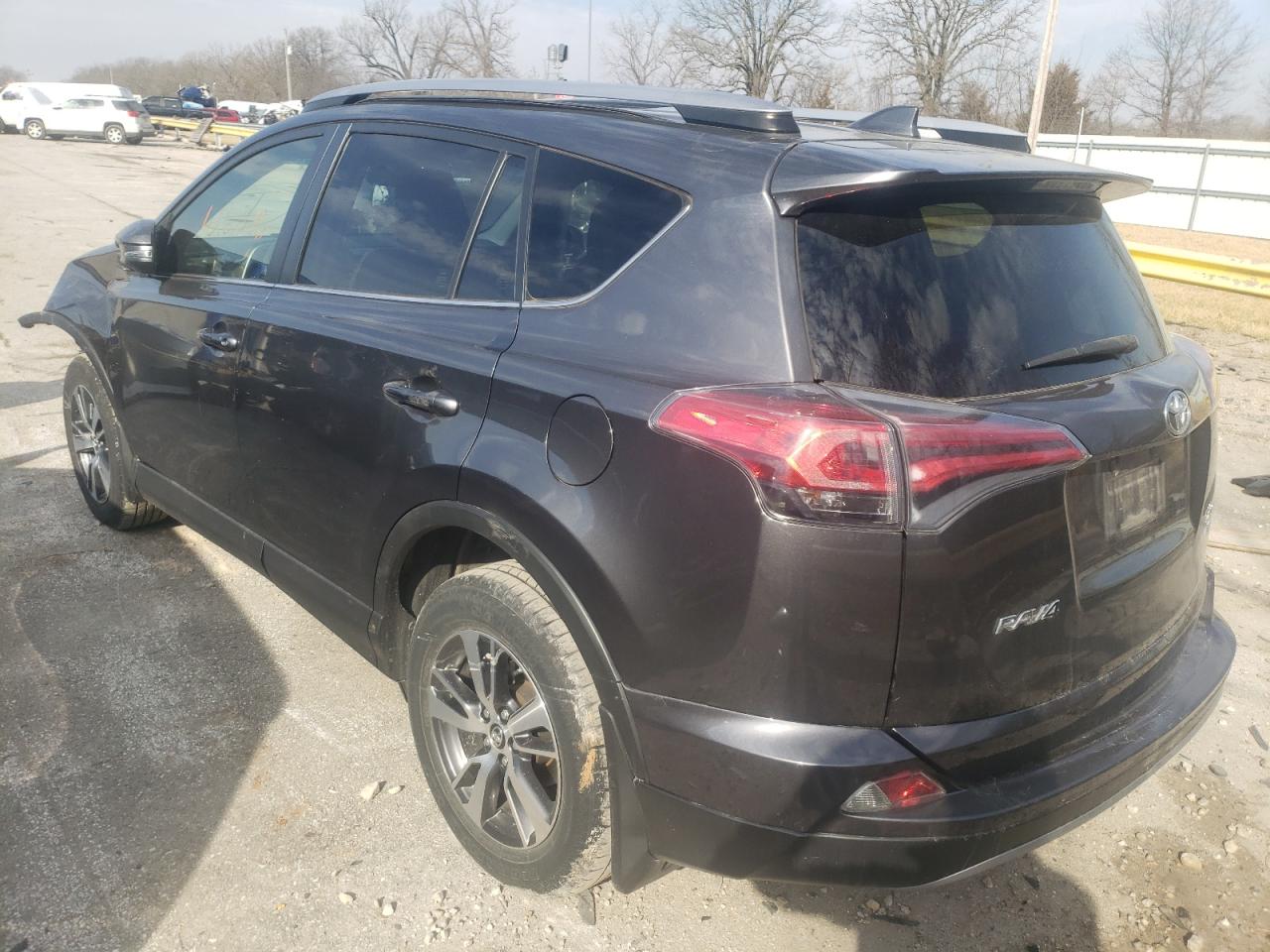 Photo 3 from auction – 2017 TOYOTA RAV4 XLE with VIN JTMRFREV6HJ106814